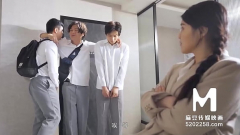 หนังโป๊ หนัง x หนัง av จีนแบบอันเซนฯ สามหนุ่มวัยเรียนเจอครูสาวสายแนะแนวเสียว